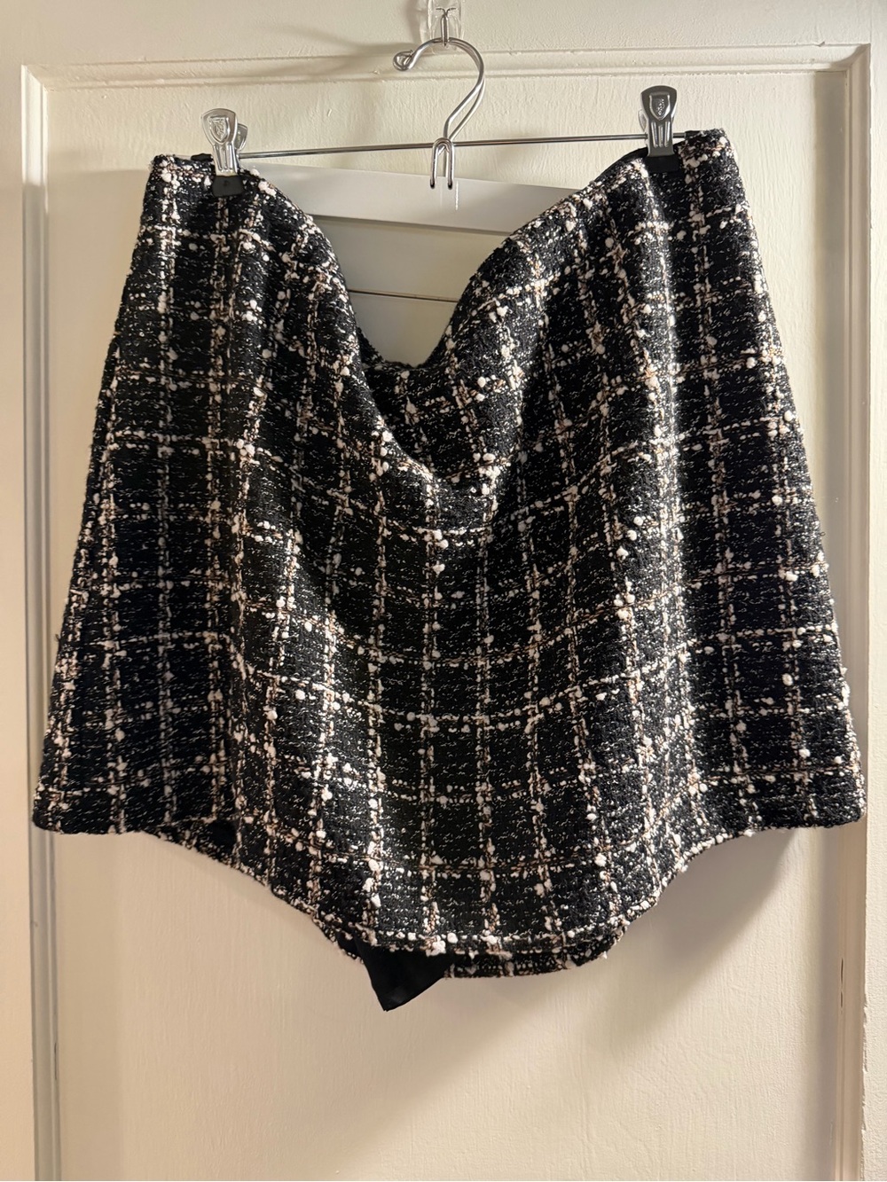 Abercrombie & Fitch Black and White Tweed Skort